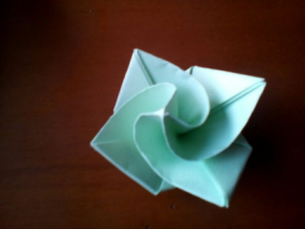 Simple rose folding method