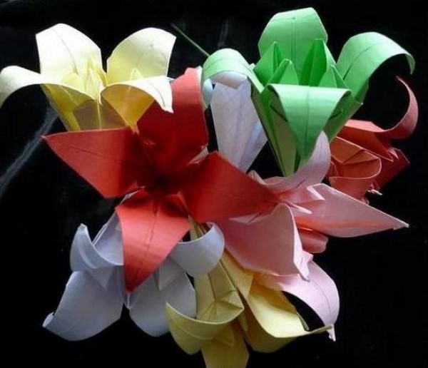 Tutorial on making handmade origami perfume lilies