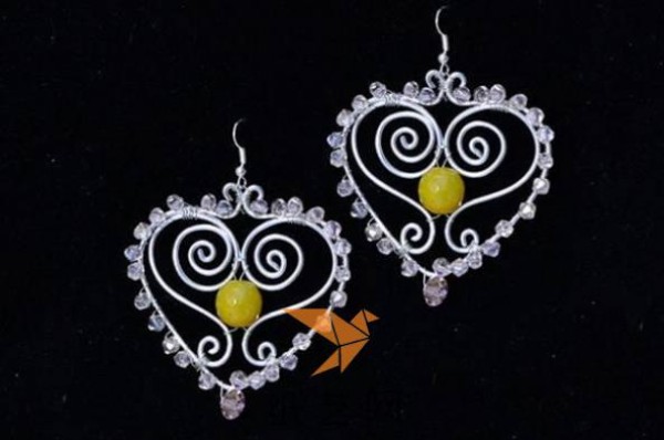 Tutorial on making beaded wire heart-shaped earrings for Valentines Day gift