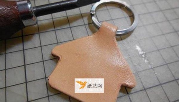 How to make your own leather keychain