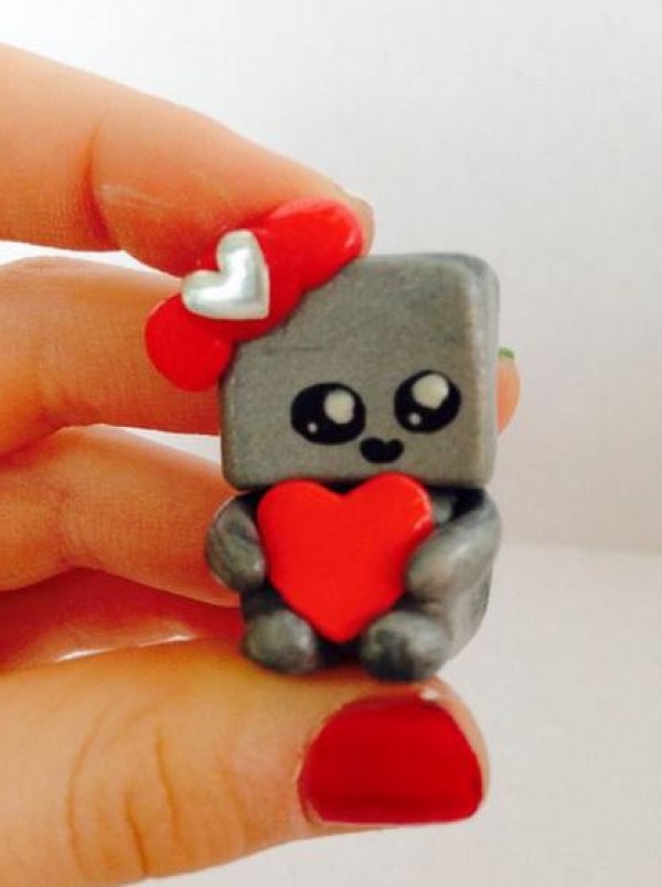 Tutorial on making a Valentine’s Day gift of an ultra-light clay robot holding a heart