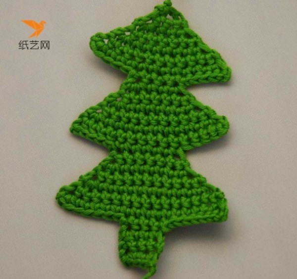 Crochet Christmas tree making tutorial illustration