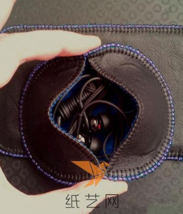 Tutorial on handmade round headphone storage bag