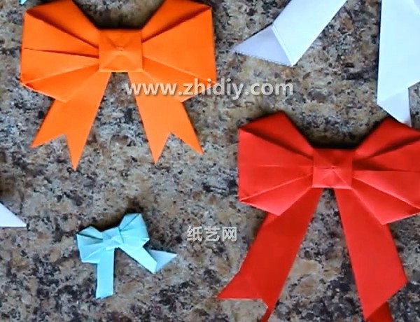 Tutorial on how to make a small fresh origami bow