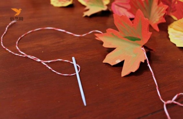 Autumn maple leaf paper-cut decoration making tutorial