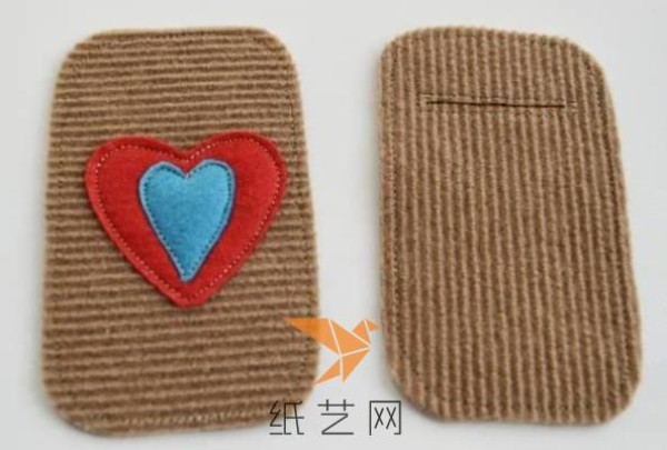 Making thoughtful mobile phone cases for Valentines Day gifts