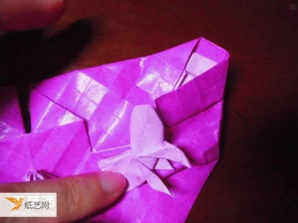 Very creative step-by-step illustration of Dielianhua heart origami