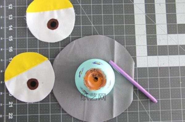 DIY tutorial on making minion pillowcases from patchwork