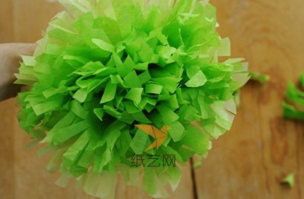 Use tissue paper to make exquisite decorative paper flowers [Tutorial]