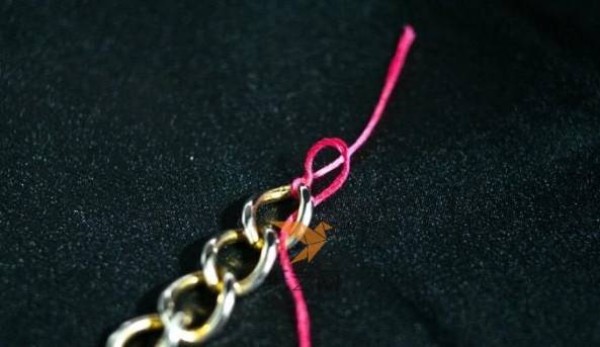 Simple bracelet knitting tutorial for making Christmas gifts