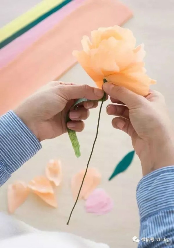 Detailed tutorial on making simulated peonies and crepe paper!