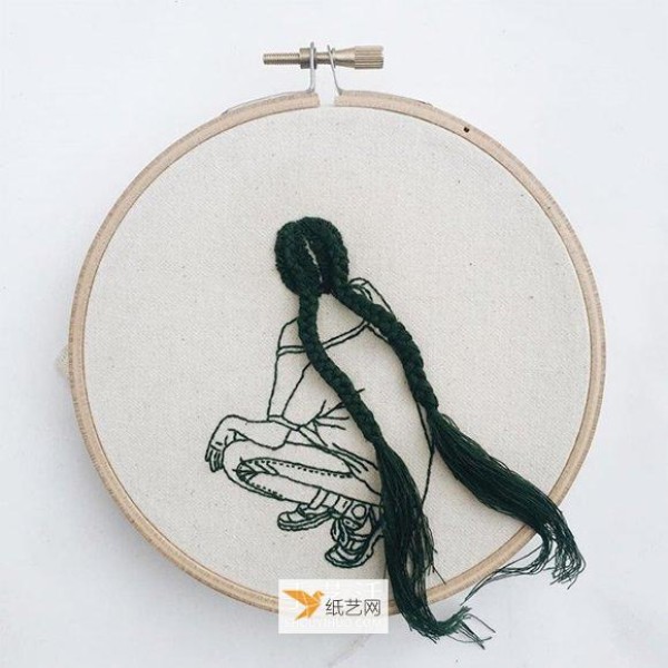 Exquisite handmade embroidery works full of 3D effect