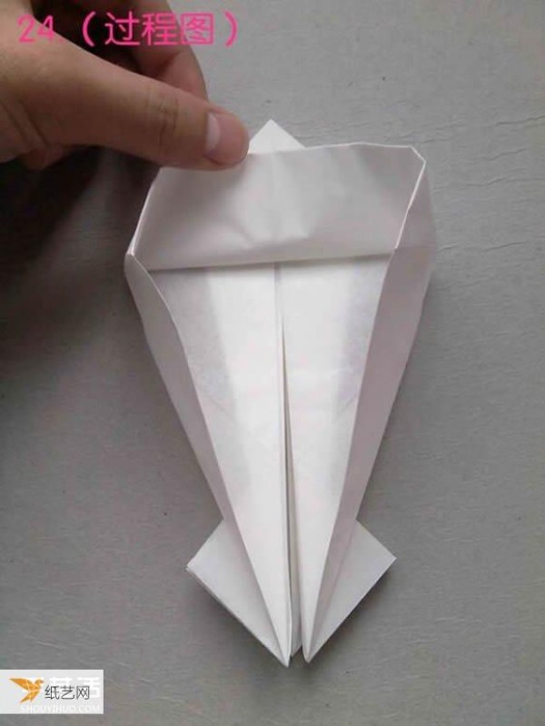 Detailed method and illustrated steps of folding a three-dimensional egret using origami