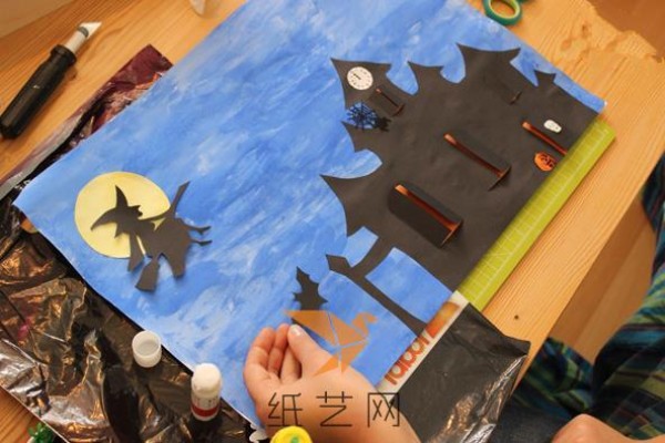 Halloween witch castle handmade tutorial for children with paper cutout