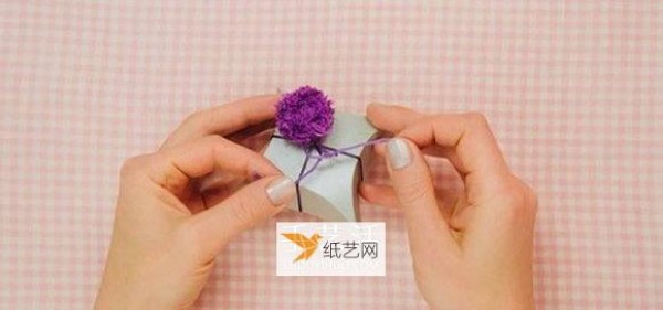 Detailed illustration of folding a wedding candy box using origami