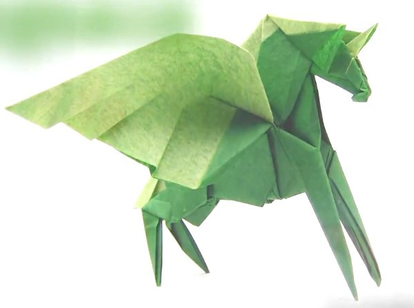 Origami Encyclopedia - Detailed origami tutorial for three-dimensional origami Pegasus