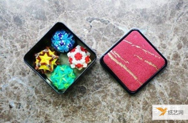 Some pictures of origami bouquets, equipped with beautiful packaging boxes and turned into awesome gifts