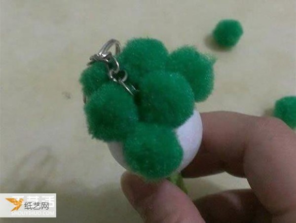 How to make your own cute cauliflower keychain pendant as a wedding souvenir