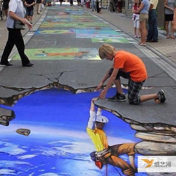 Appreciation of pictures of 3D street graffiti paintings