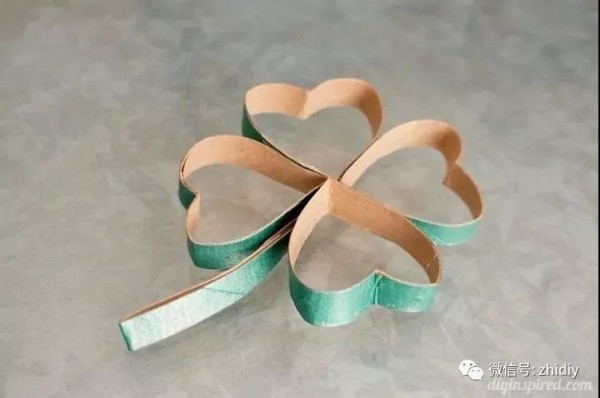 5 super simple paper art four-leaf clover tutorials are here!