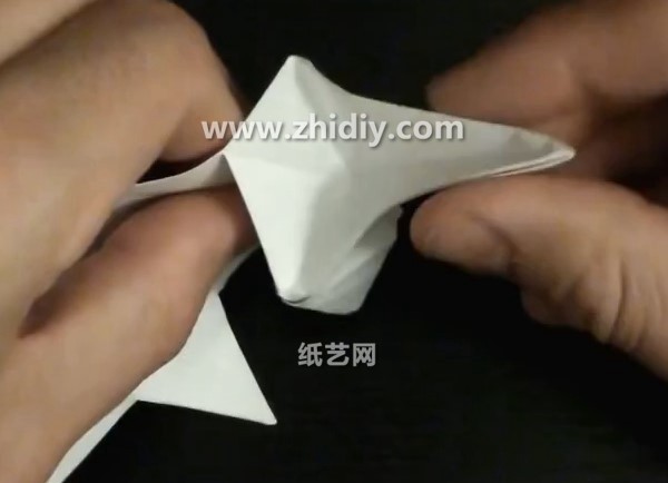 Origami video tutorial for three-dimensional origami pig