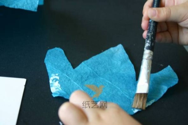 Tutorial on how to make children’s handmade three-dimensional paper art goldfish