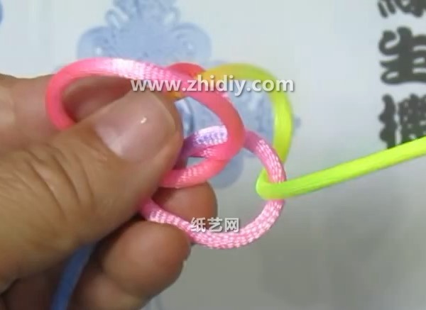 Chinese knot basic straight hanging double link weaving method