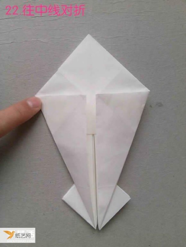 Detailed method and illustrated steps of folding a three-dimensional egret using origami