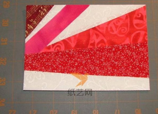 Tutorial on making sweet Valentine’s Day fabric postcards