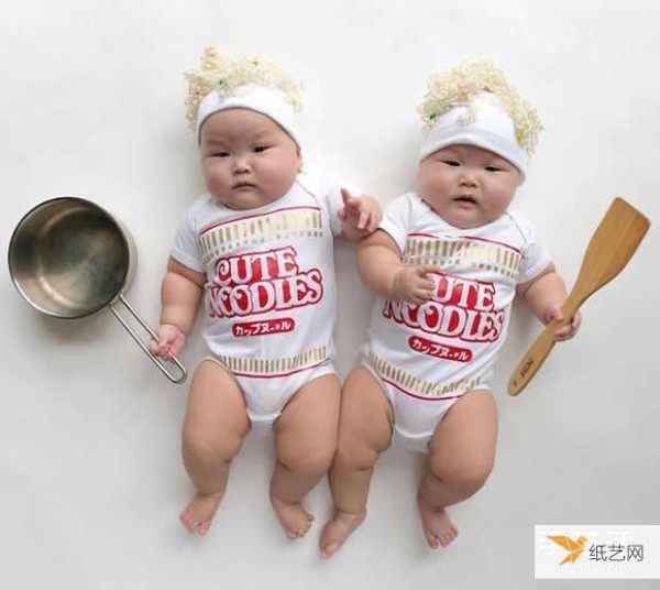 Photography of 8-month-old premature twin sisters of popular celebrities