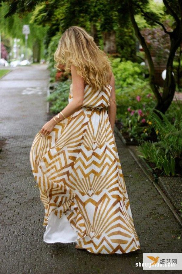 Long dresses with different patterns to bring out the ever-changing summer mood