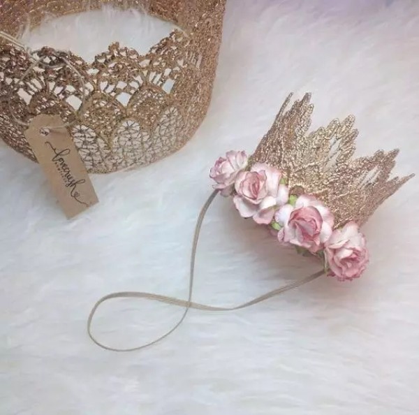 Roll up the lace to make a fairy tale crown!