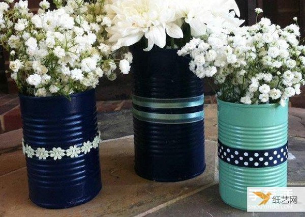 Use waste iron cans to make unique vase storage jars and pen holders