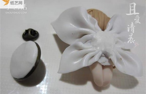 Tutorial on how to make a cute flower fairy using polymer clay materials