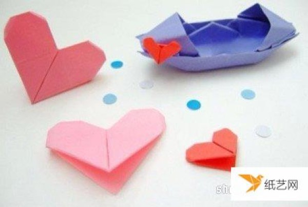 Very simple method of folding paper hearts by hand with illustrated steps