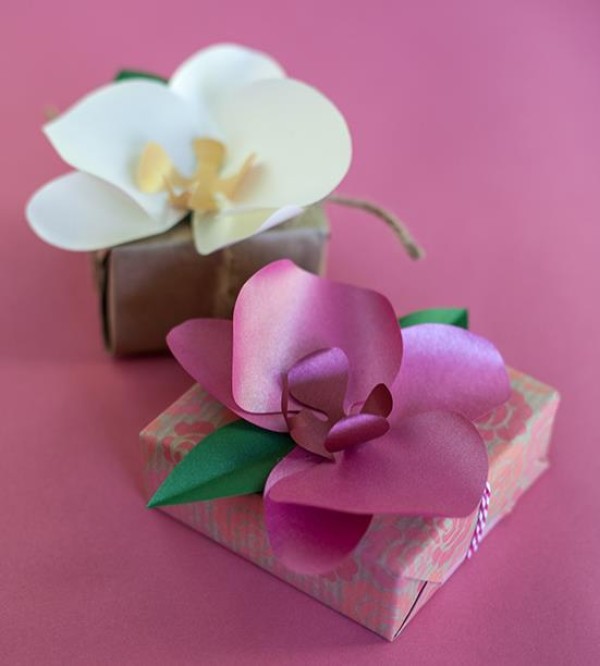 Beautiful paper flower Christmas gift wrapping decorative flowers making tutorial