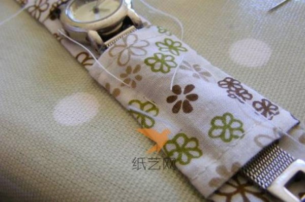 Winter warm watch-turned-bracelet fabric making tutorial