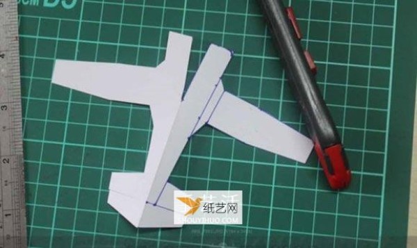 Illustration of how to make a glider model using cardboard