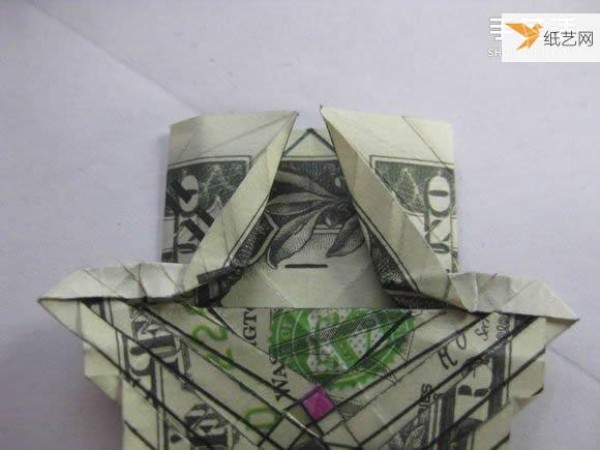 How to fold paper carp using dollars