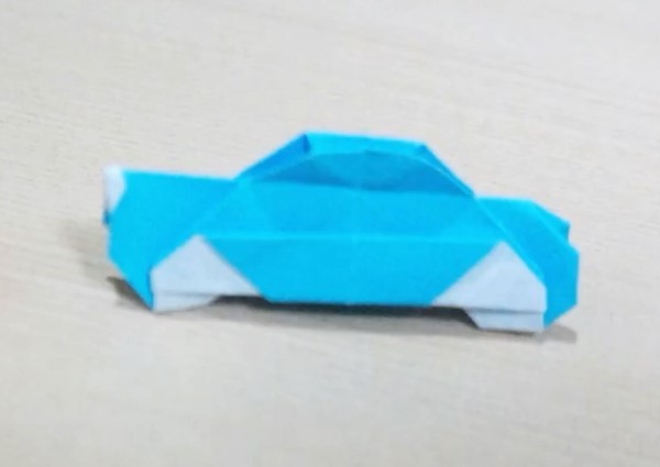 Origami video tutorial for simple origami car