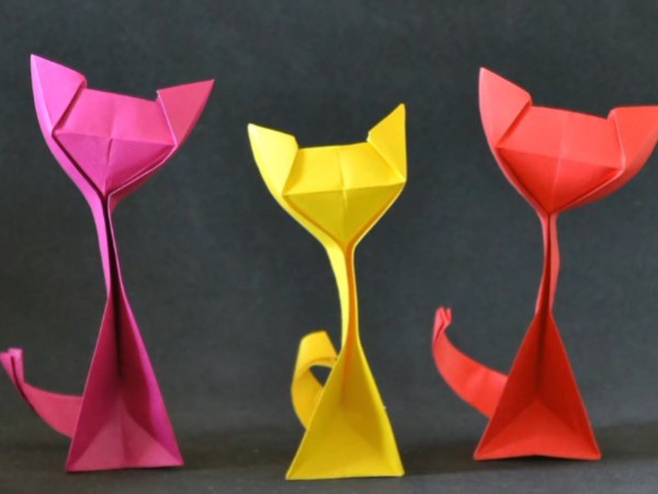 Tutorial on how to make a simple origami kitten