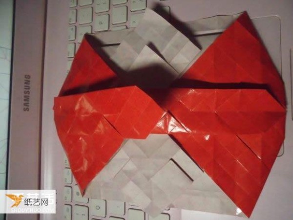 Super complicated kissing fish heart origami illustration process