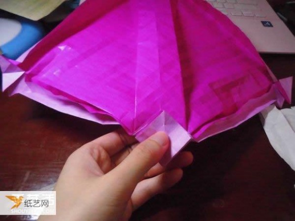 Very creative step-by-step illustration of Dielianhua heart origami