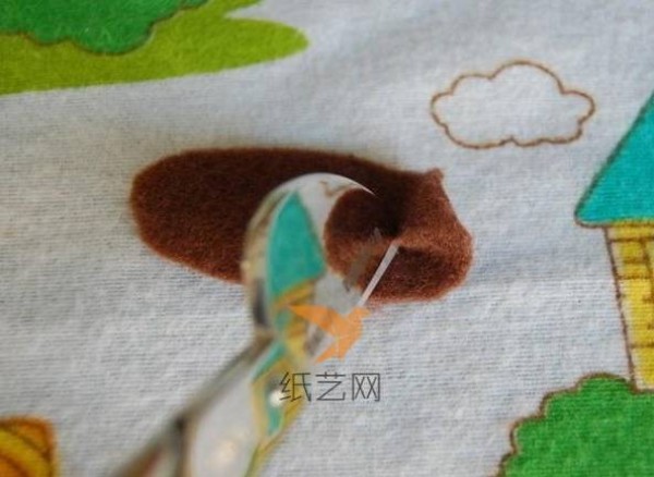 Tutorial on how to make cute hairpins made of non-woven fabrics