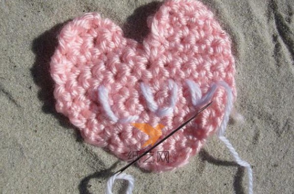 Cute crochet heart embellishment tutorial