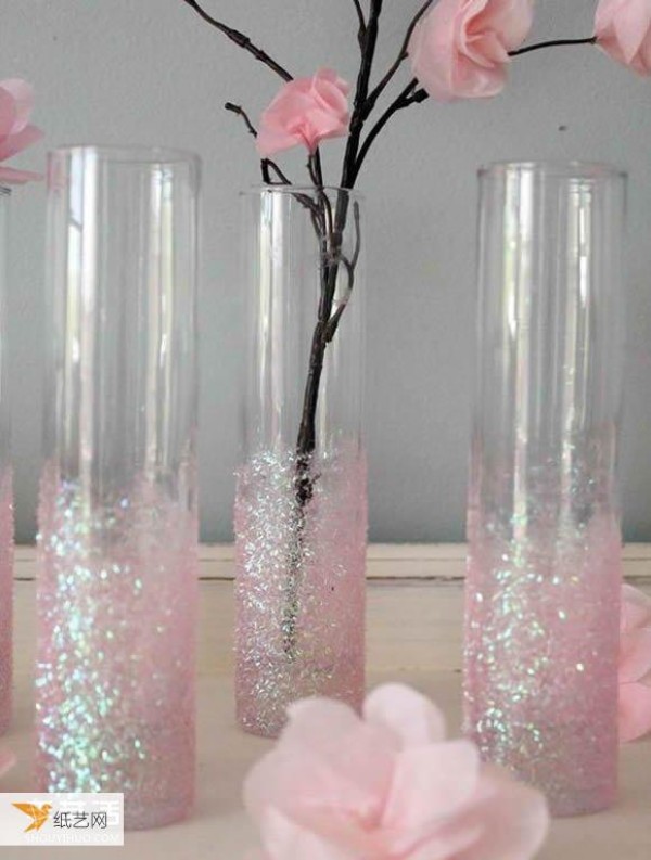 Illustration of the handmade steps of using glitter to transform a glass vase