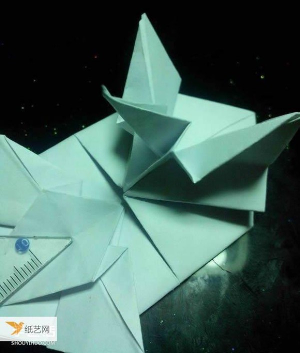 Illustration of a very beautiful hand-folded box with paper crane packaging