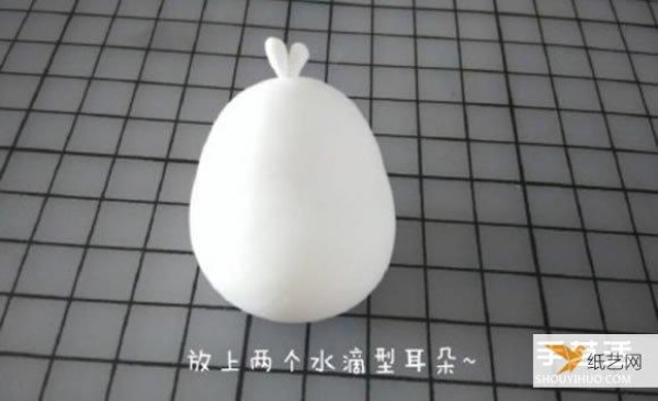 Illustrated demonstration of the steps to make Molang, a potato rabbit, using ultra-light clay