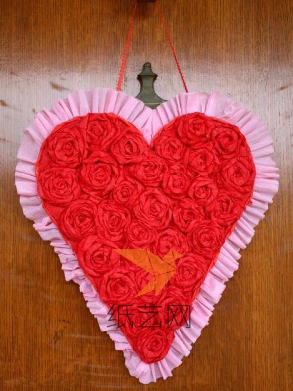 Tutorial on how to make a simple paper rose heart-shaped decoration