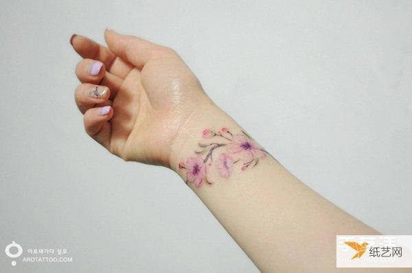 Beautiful and romantic watercolor flower style tattoo design originating from Korea